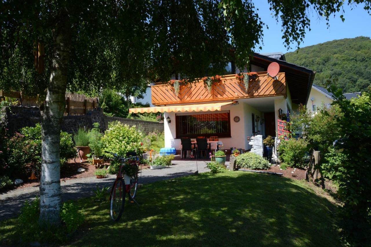 Ferienwohnung Burgblick Bilstein Екстериор снимка