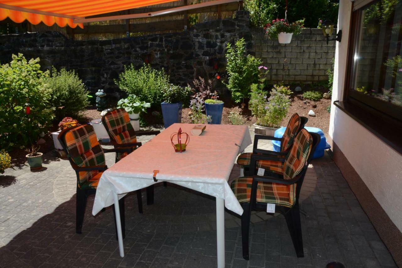 Ferienwohnung Burgblick Bilstein Екстериор снимка
